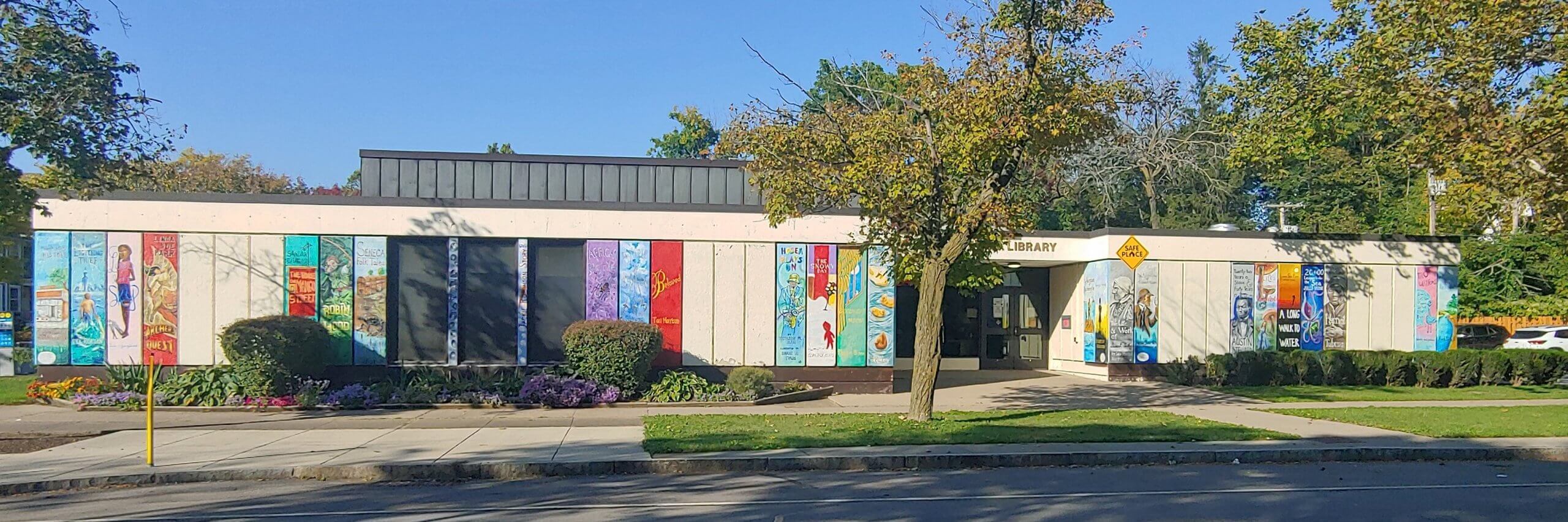 Exterior of Arnett Branch Library. A single story building.