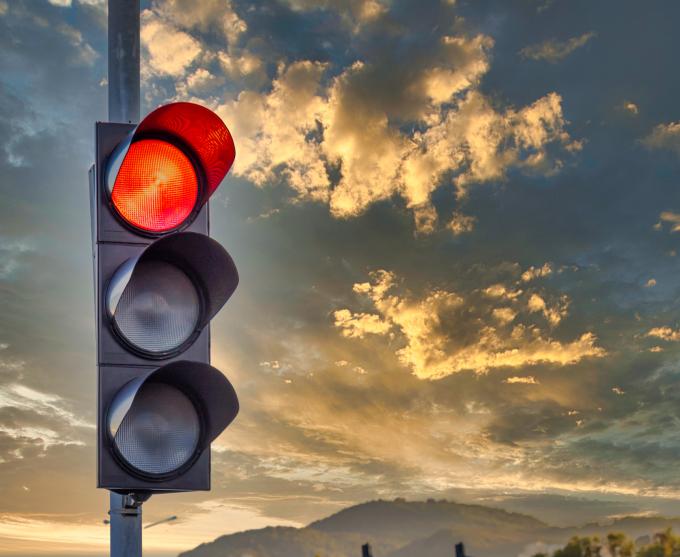 Photo of a traffic light.