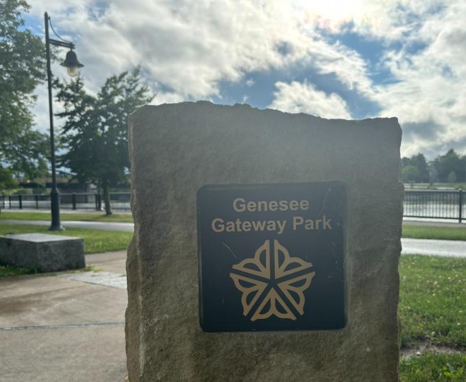 Photo of a sign that reads "Genesee Gateway Park"