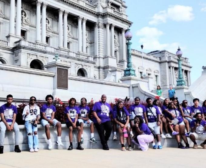 Photo of youth in D.C. for the Safe to Be Smart library trip.