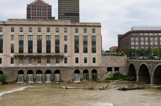 Exterior photo of the Central Library of Rochester & Monroe County.