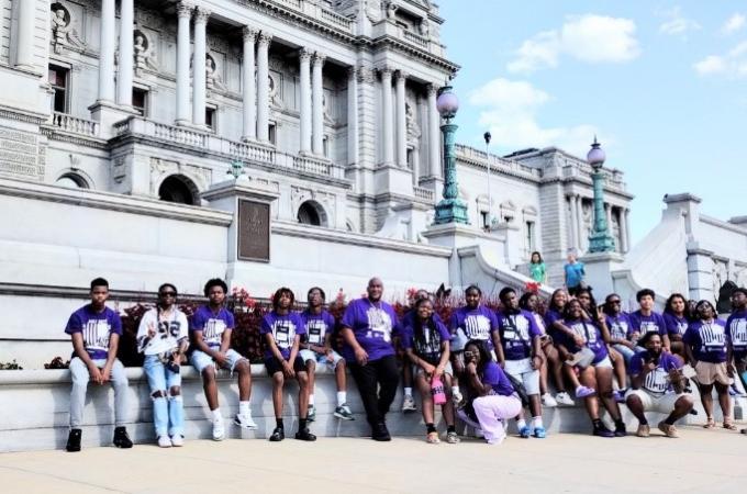 Photo of youth in D.C. for the Safe to Be Smart library trip.