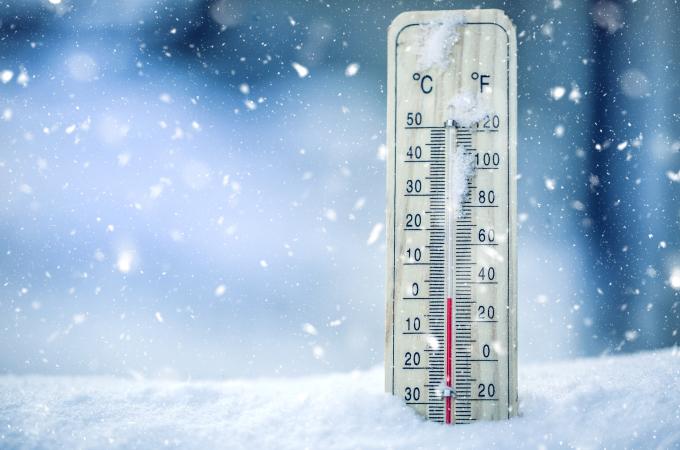 A Getty Images photo of a thermometer in the snow.