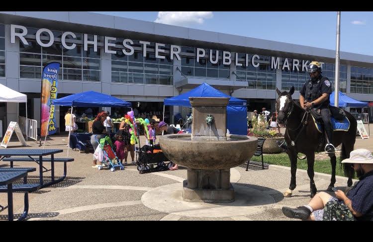 Market fountain with horse 2024