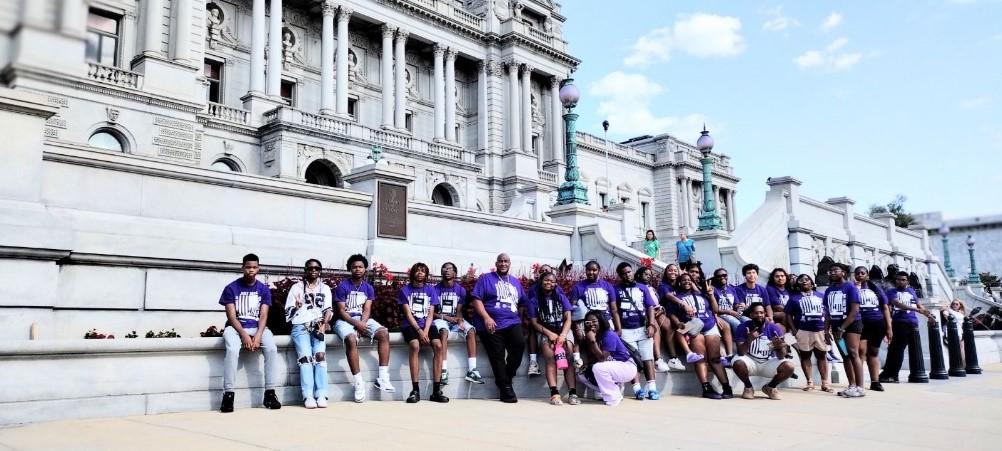 Photo of youth in D.C. for the Safe to Be Smart library trip.